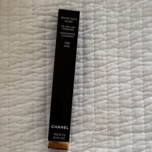CHANEL Rouge Coco Gloss 726 Icing -never worn